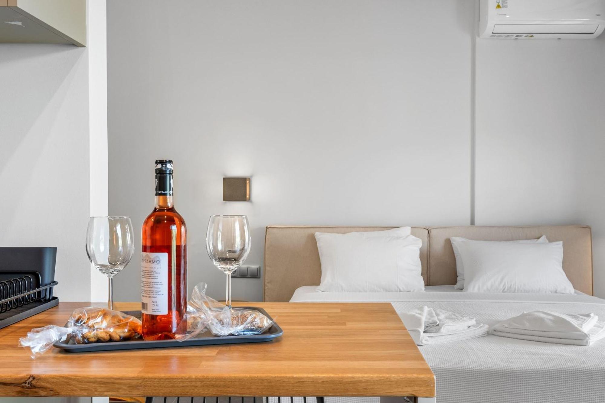 Blue Symphony Suites Apartments Никиана Экстерьер фото